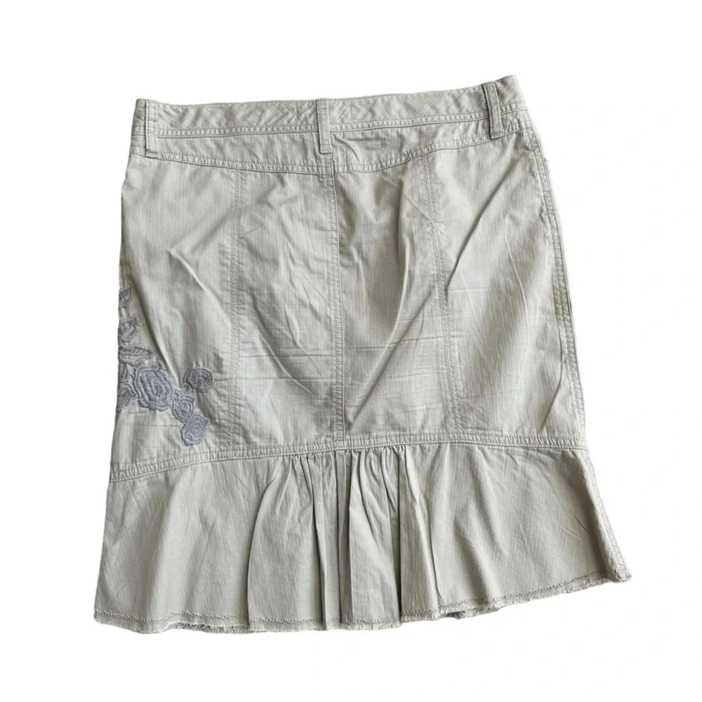 White House Black Market Women's Fit & Flare with Floral Embroider‎ Midi Skirts